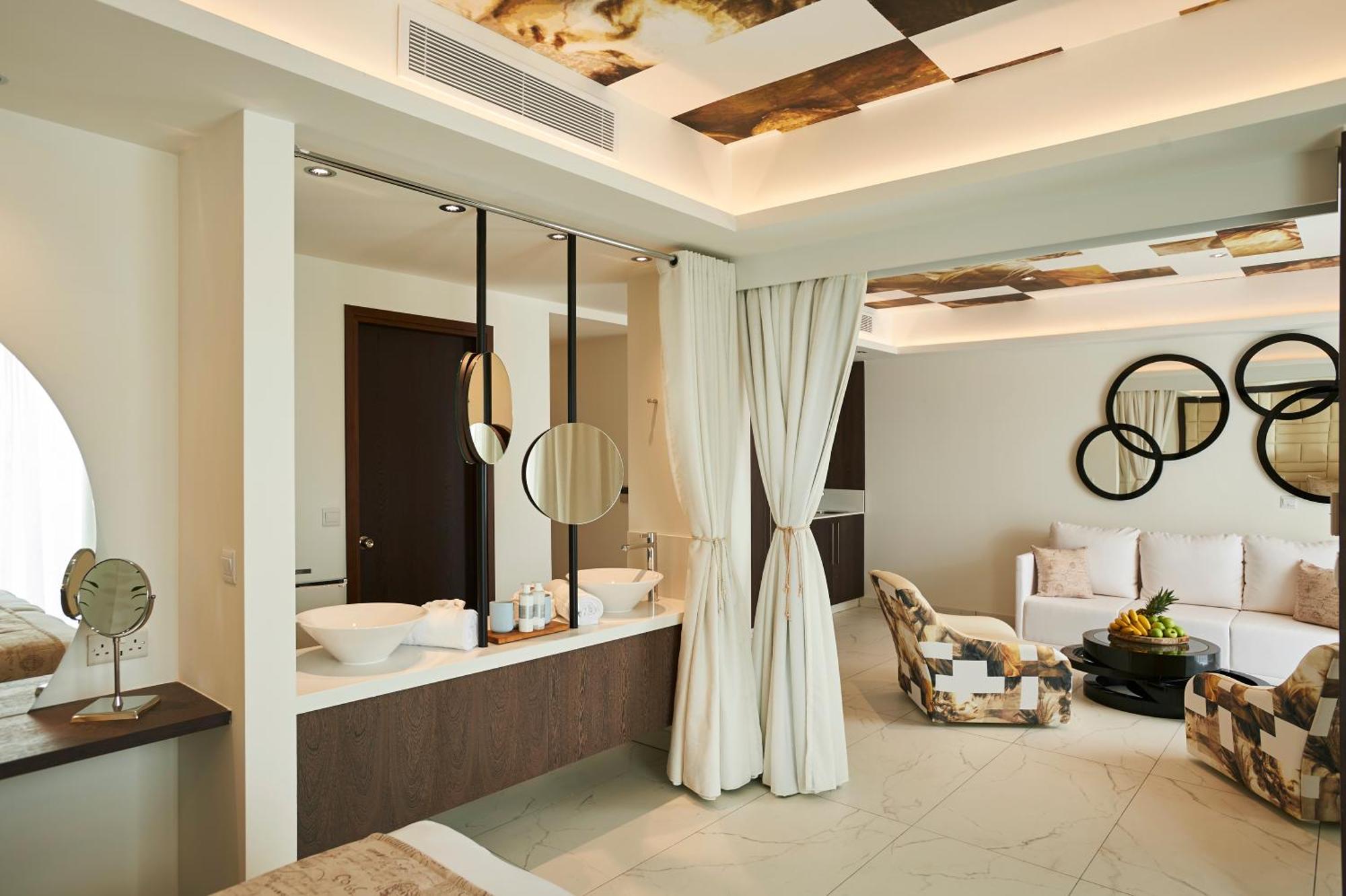 Deluxe Larger Suite